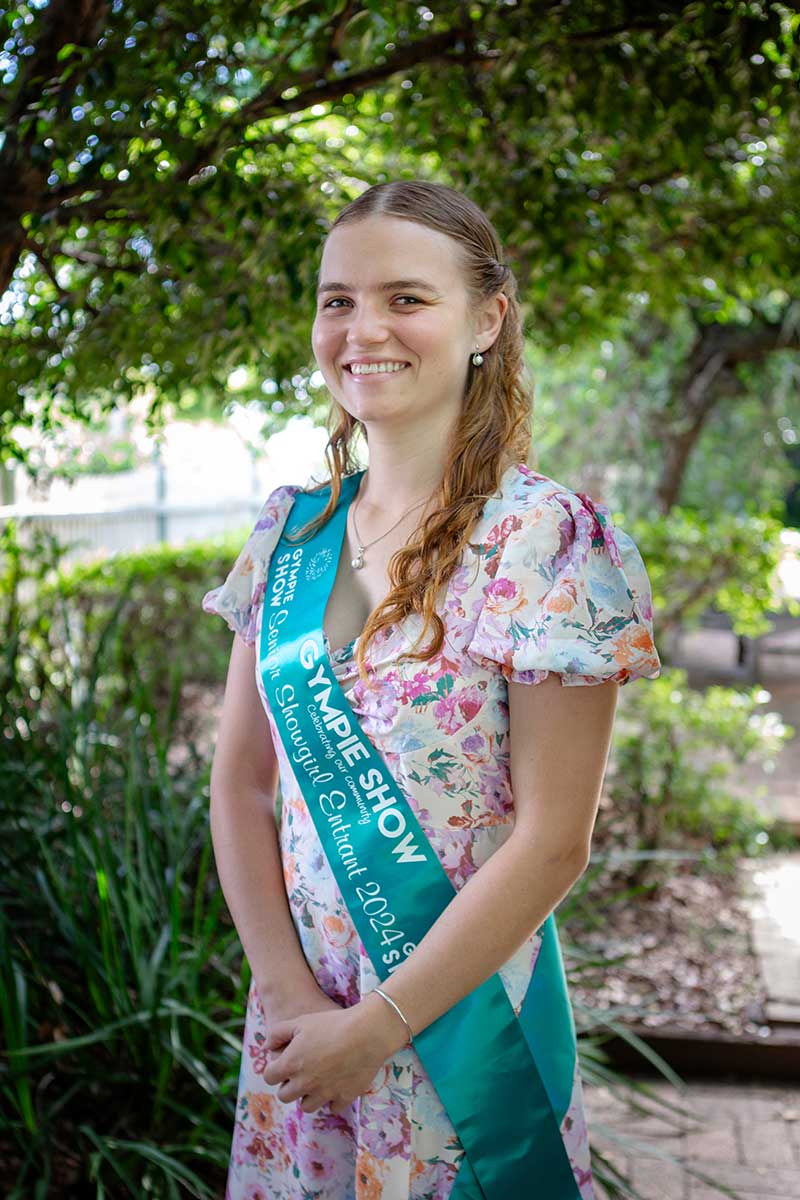 Shanika Tappert – Senior Showgirl representing the Ring Committee